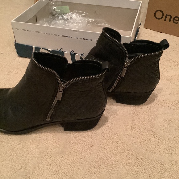 Lucky Brand Black Glove med width 8.5 - Picture 6 of 8